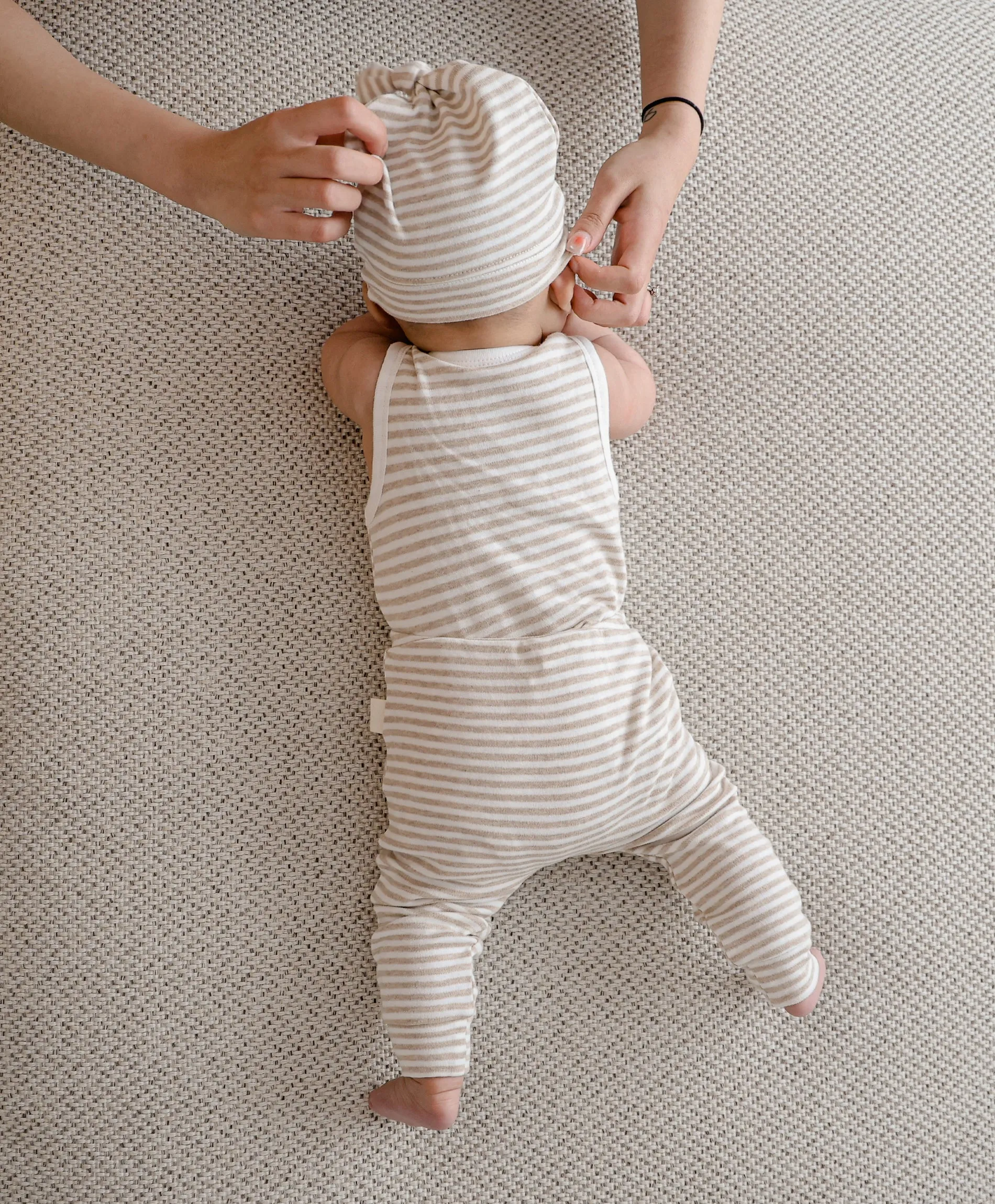 Comfy baby singlet bodysuit - Oat stripes