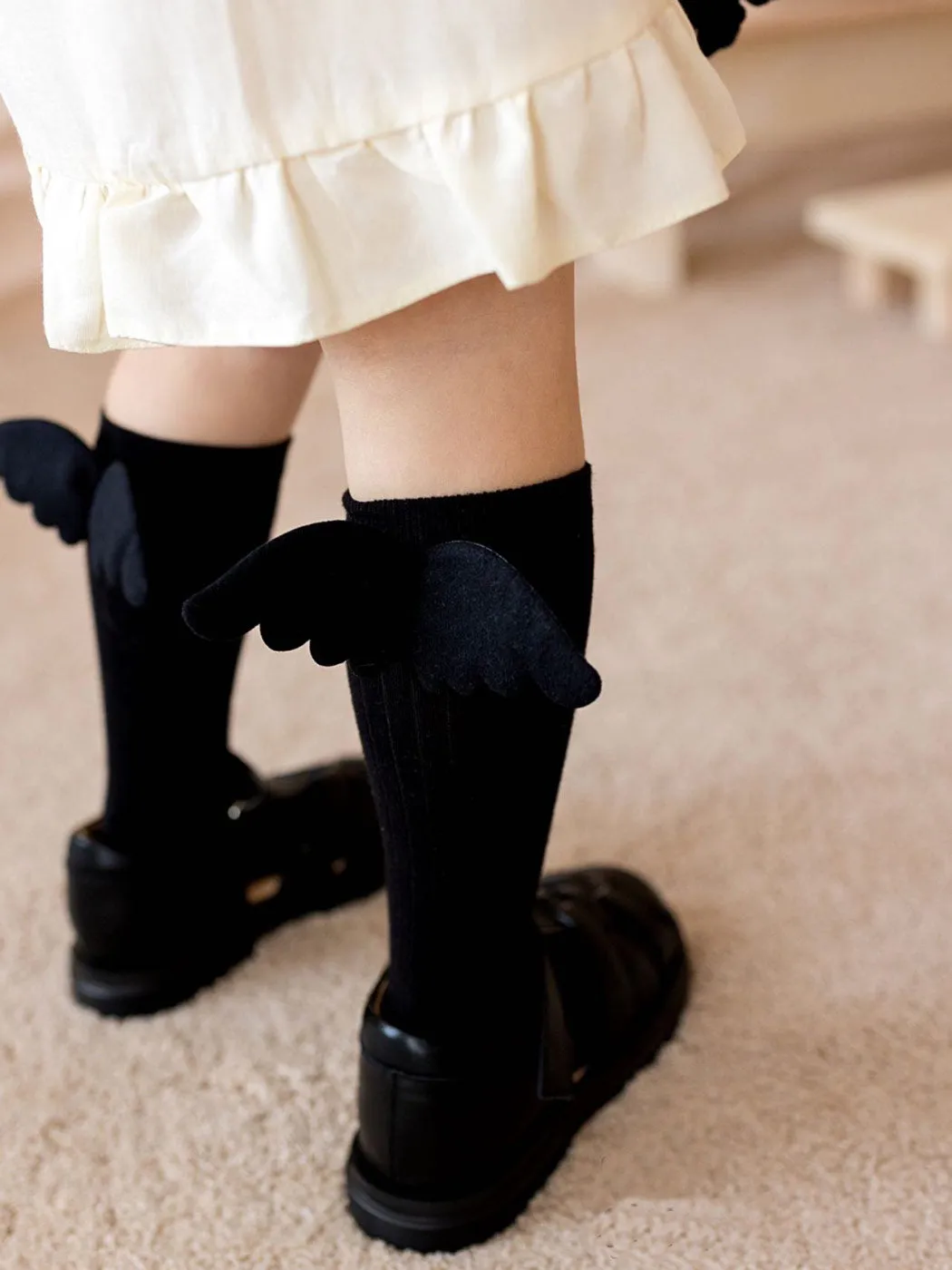 NENA BEBE Knee-high socks with wings-B5008 ecru