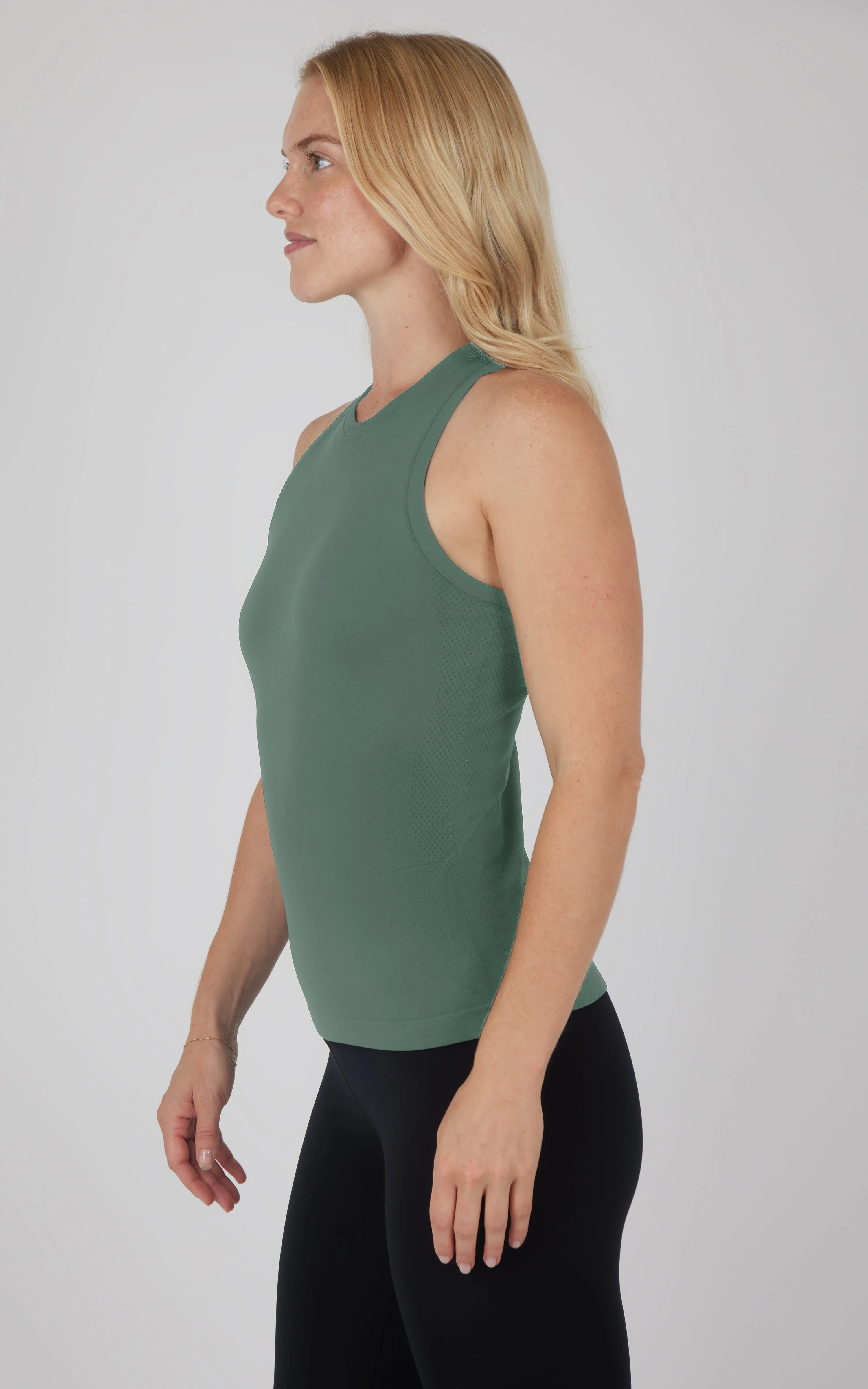 Seamless Competition Tank